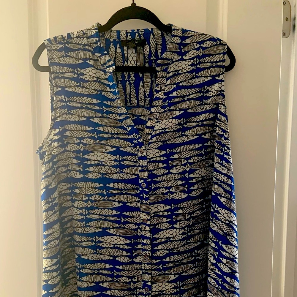 Beautiful lightweight like new summer top.